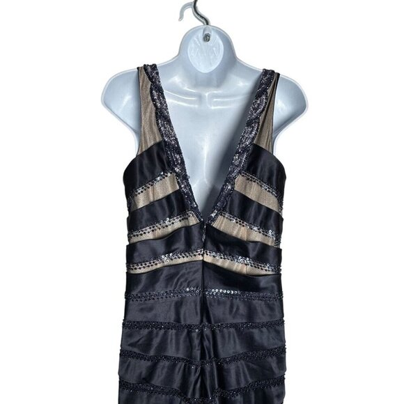 Elegant Navy Midi Dress - Picture 8 of 11